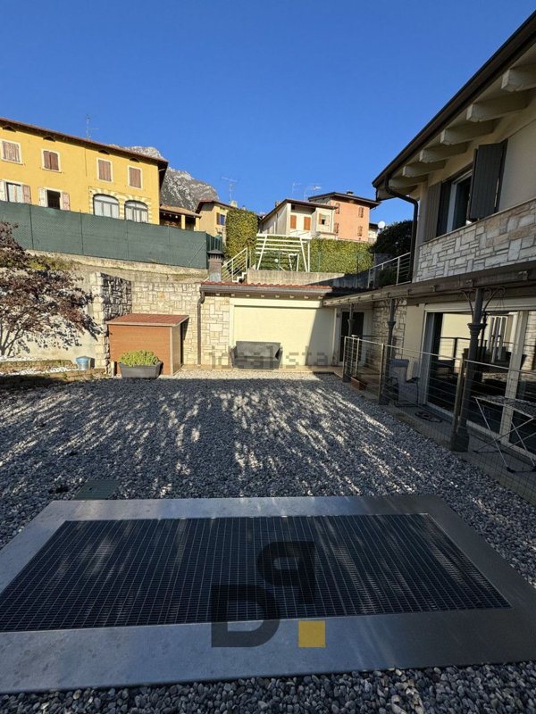 casa indipendente in vendita a Toscolano-Maderno in zona Gaino
