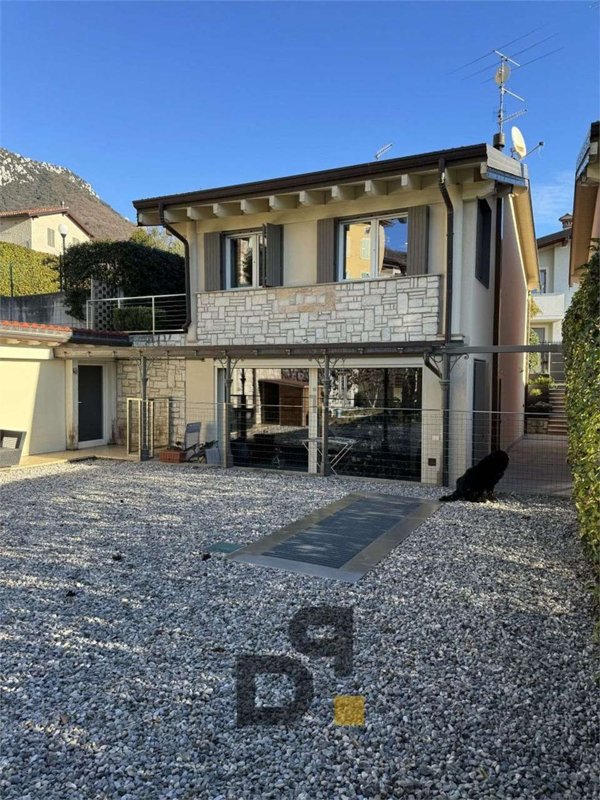 casa indipendente in vendita a Toscolano-Maderno