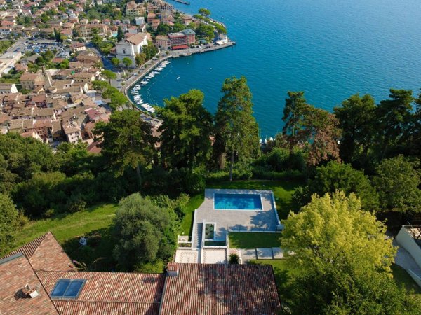 casa indipendente in vendita a Toscolano-Maderno in zona Maderno