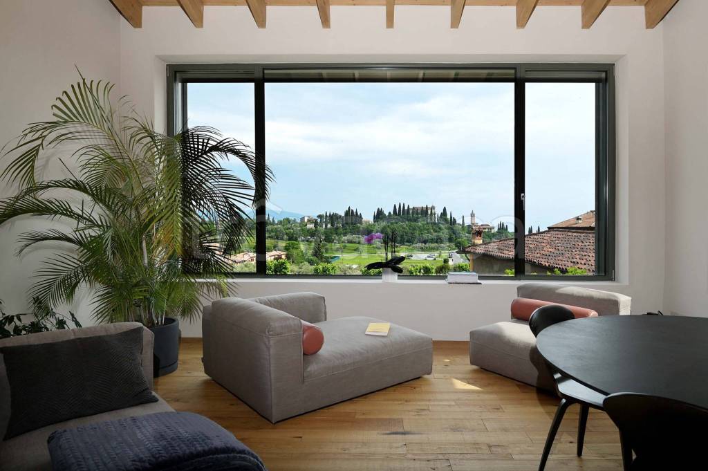 casa indipendente in vendita a Toscolano-Maderno