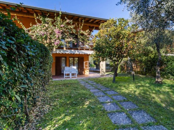 casa indipendente in vendita a Toscolano-Maderno in zona Roina