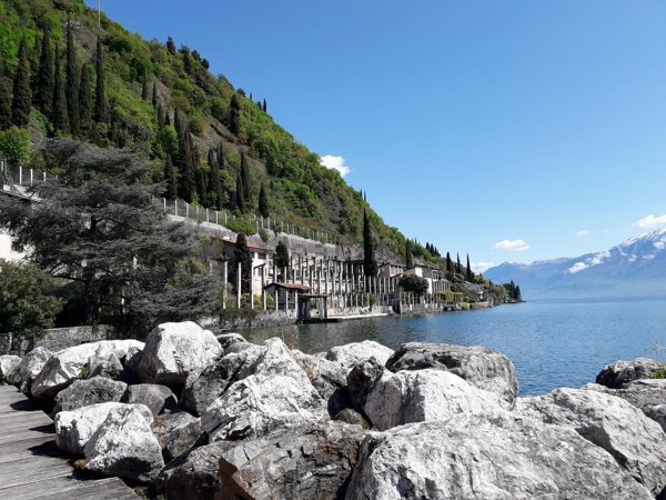 locale commerciale in vendita a Toscolano-Maderno