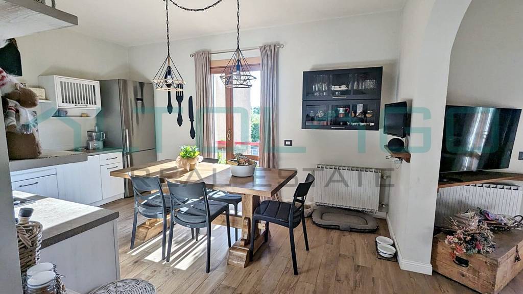 casa indipendente in vendita a Toscolano-Maderno in zona Gaino