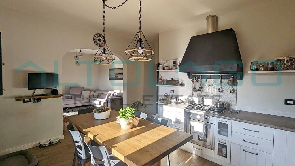 casa indipendente in vendita a Toscolano-Maderno in zona Gaino