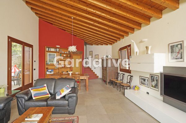 casa indipendente in vendita a Toscolano-Maderno in zona Cecina