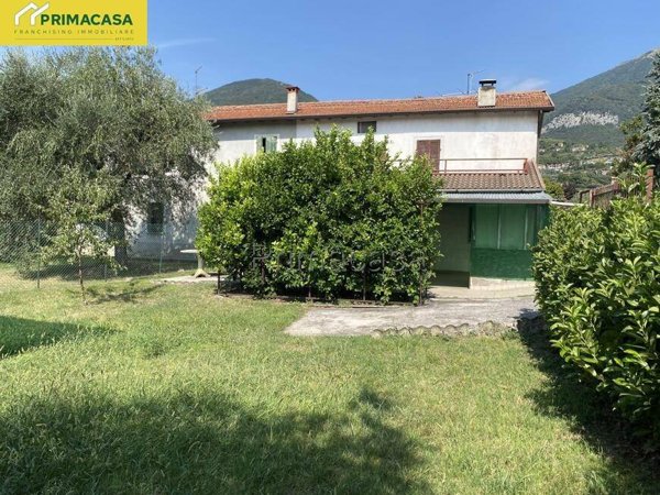 casa indipendente in vendita a Toscolano-Maderno in zona Maderno