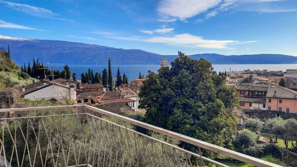 casa indipendente in vendita a Toscolano-Maderno in zona Toscolano