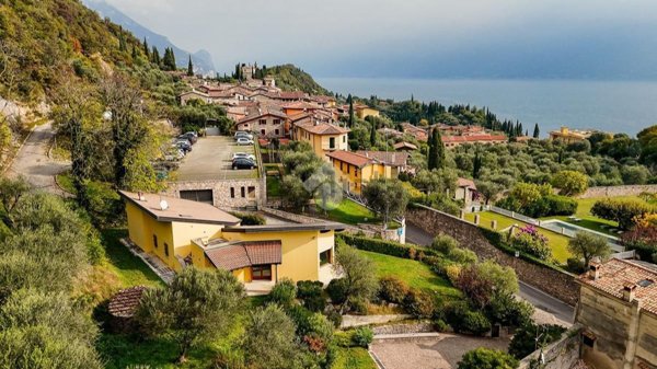 casa indipendente in vendita a Toscolano-Maderno in zona Cecina