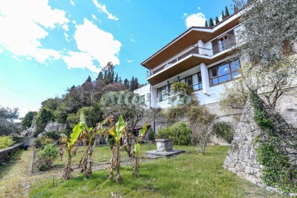 casa indipendente in vendita a Toscolano-Maderno in zona Toscolano