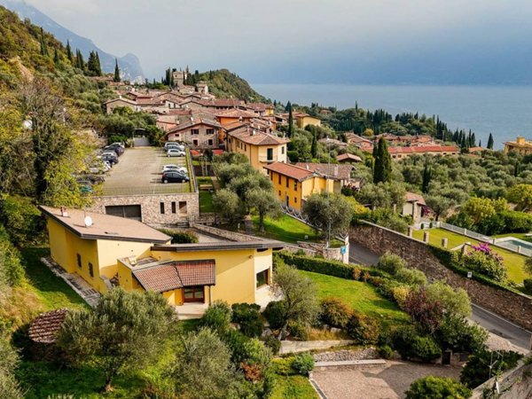 casa indipendente in vendita a Toscolano-Maderno in zona Cecina