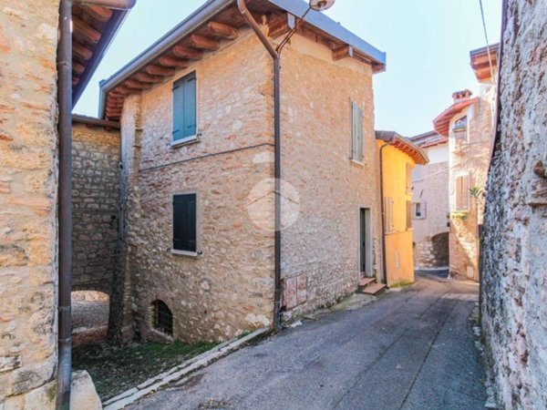 casa indipendente in vendita a Toscolano-Maderno