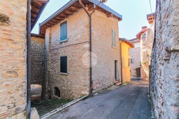 casa indipendente in vendita a Toscolano-Maderno in zona Toscolano