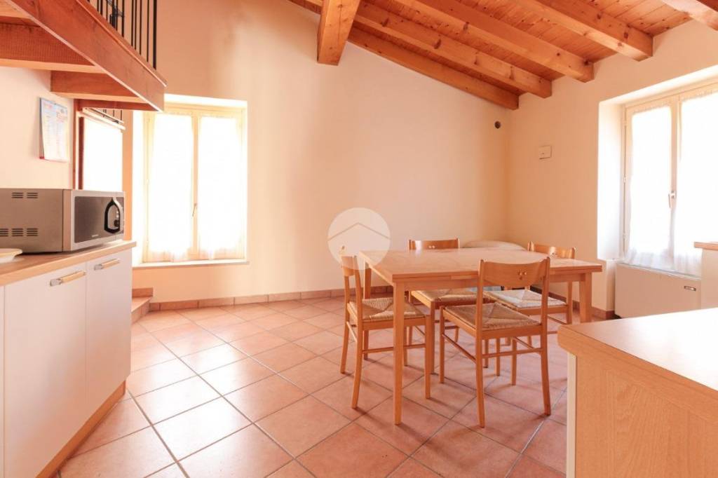 casa indipendente in vendita a Toscolano-Maderno in zona Toscolano