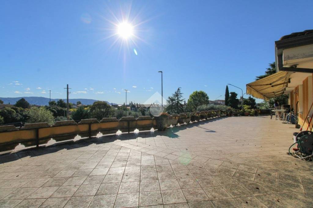 appartamento in vendita a Toscolano-Maderno in zona Toscolano