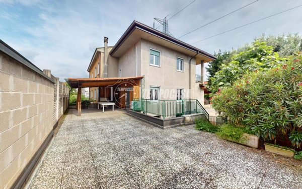 casa indipendente in vendita a Toscolano-Maderno in zona Maderno