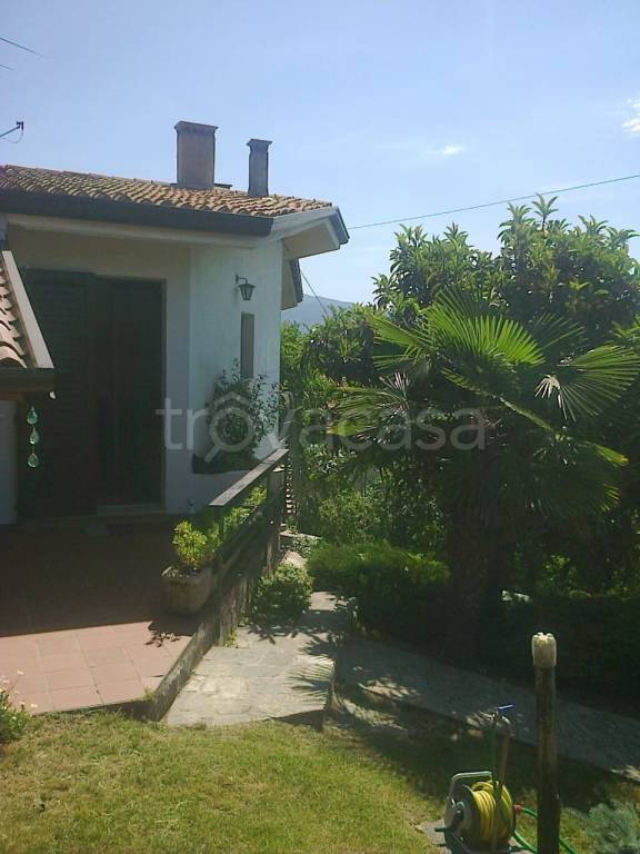 casa indipendente in vendita a Toscolano-Maderno in zona Gaino