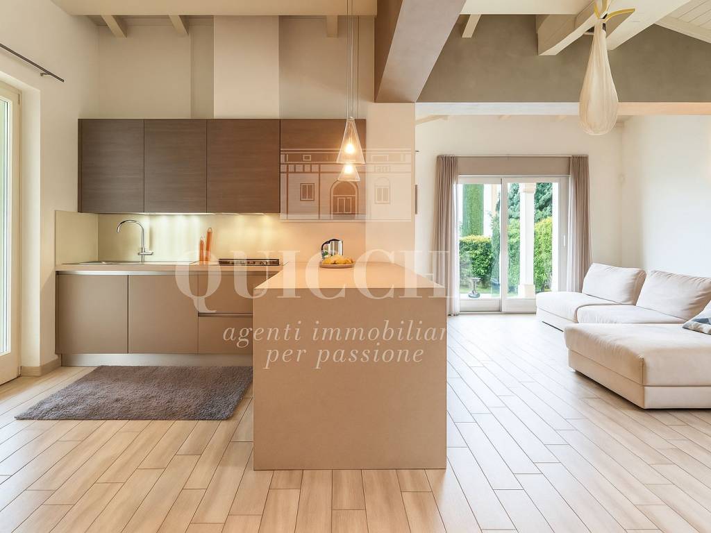 casa indipendente in vendita a Toscolano-Maderno in zona Maderno