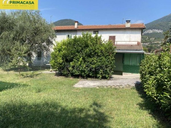 casa indipendente in vendita a Toscolano-Maderno in zona Maderno