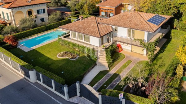 casa indipendente in vendita a Toscolano-Maderno in zona Maderno