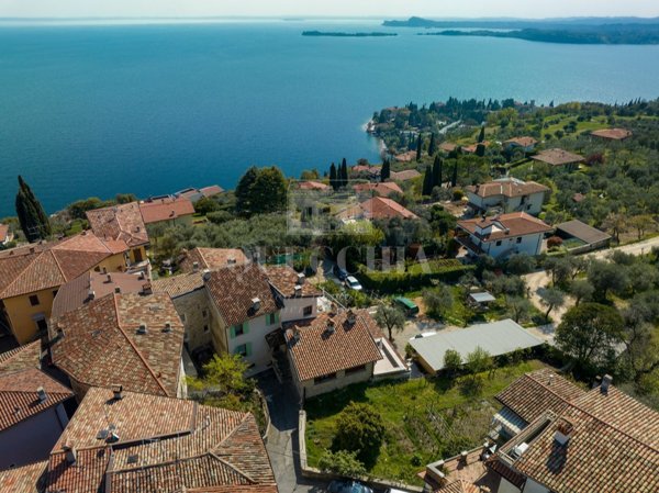 casa indipendente in vendita a Toscolano-Maderno in zona Maclino