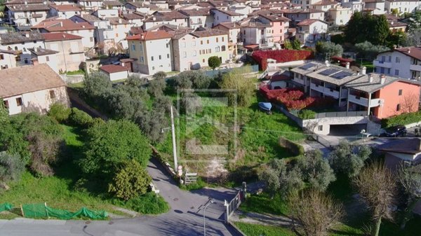 terreno edificabile in vendita a Toscolano-Maderno in zona Gaino