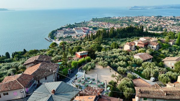 negozio in vendita a Toscolano-Maderno in zona Pulciano