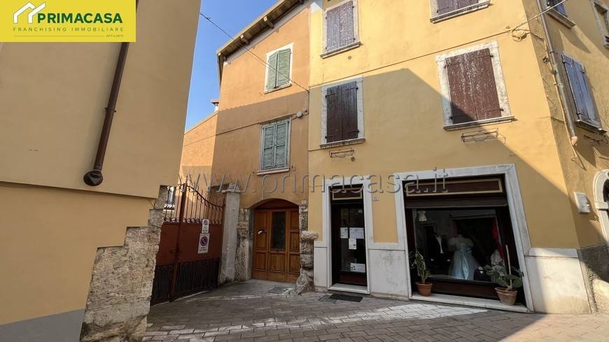 casa indipendente in vendita a Toscolano-Maderno in zona Maderno