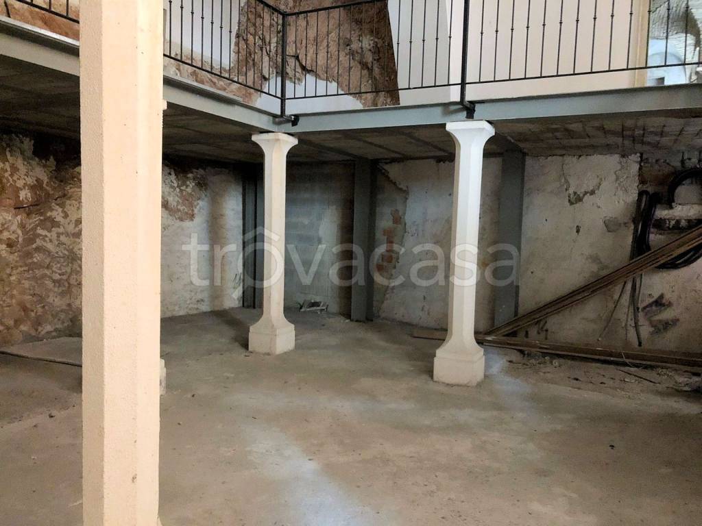 negozio in vendita a Toscolano-Maderno