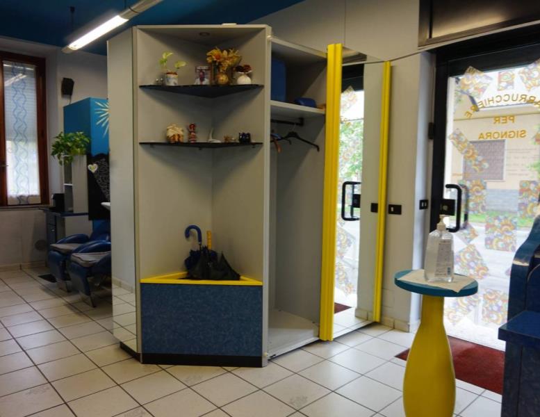 negozio in vendita a Toscolano-Maderno in zona Maderno