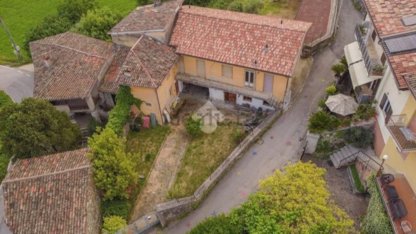 casa indipendente in vendita a Toscolano-Maderno in zona Sanico