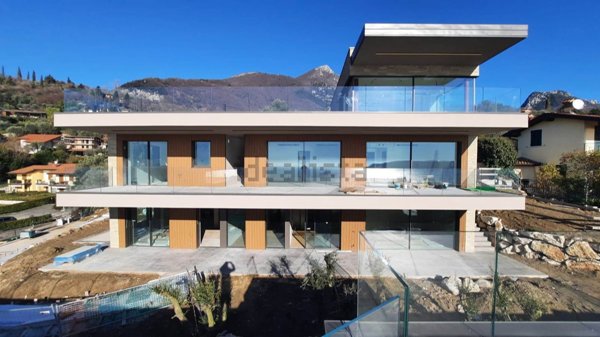 casa indipendente in vendita a Toscolano-Maderno