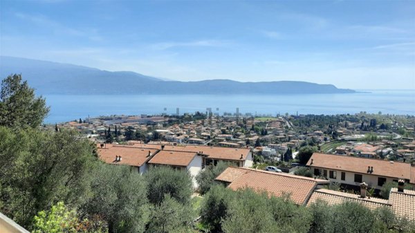 casa indipendente in vendita a Toscolano-Maderno