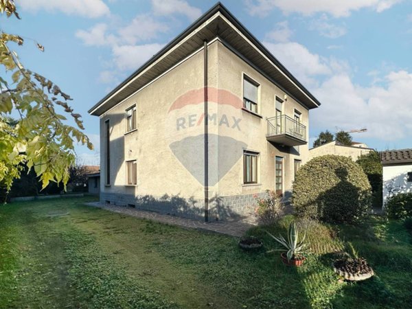 casa indipendente in vendita a Toscolano-Maderno in zona Maderno