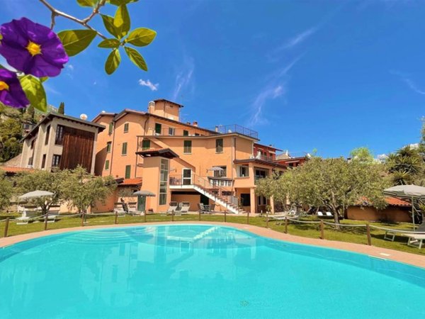 negozio in vendita a Toscolano-Maderno in zona Toscolano