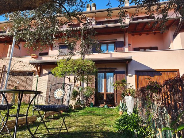 casa indipendente in vendita a Toscolano-Maderno in zona Gaino