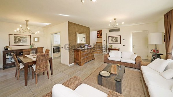 casa indipendente in vendita a Toscolano-Maderno in zona Maderno