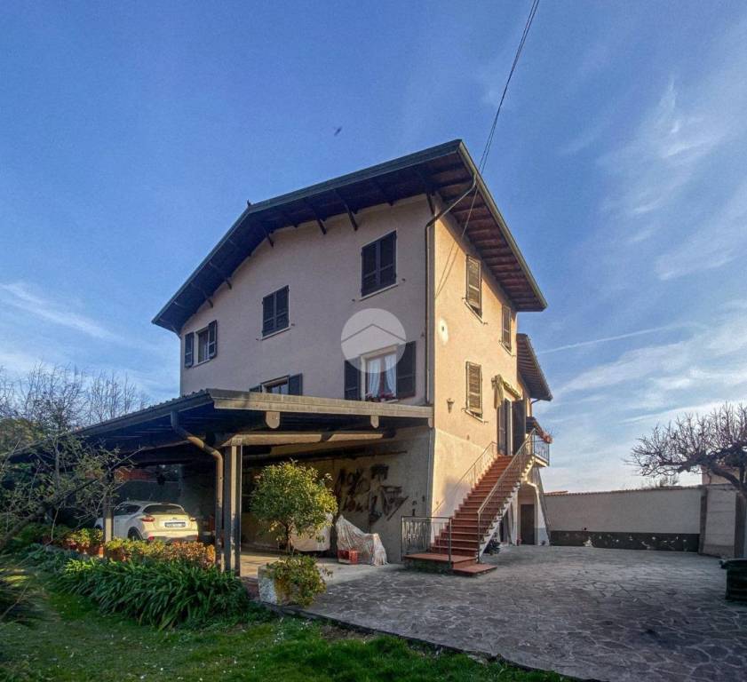 casa indipendente in vendita a Toscolano-Maderno in zona Cecina