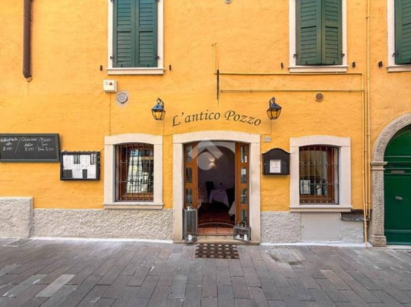 negozio in vendita a Toscolano-Maderno in zona Toscolano