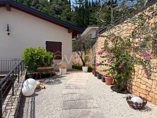 casa indipendente in vendita a Toscolano-Maderno in zona Toscolano