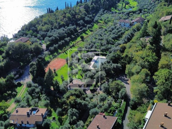 casa indipendente in vendita a Toscolano-Maderno