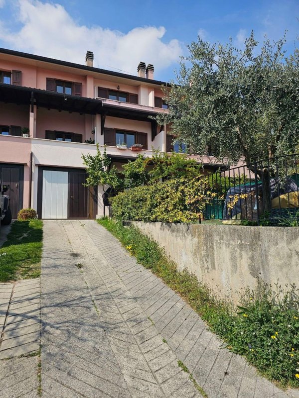 casa indipendente in vendita a Toscolano-Maderno