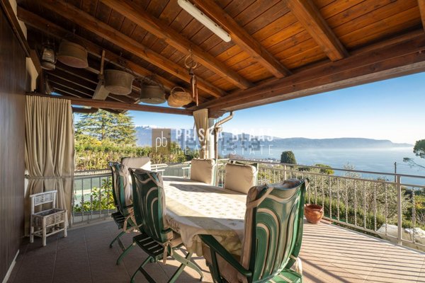 casa indipendente in vendita a Toscolano-Maderno in zona Maclino