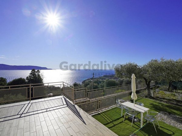 casa indipendente in vendita a Toscolano-Maderno