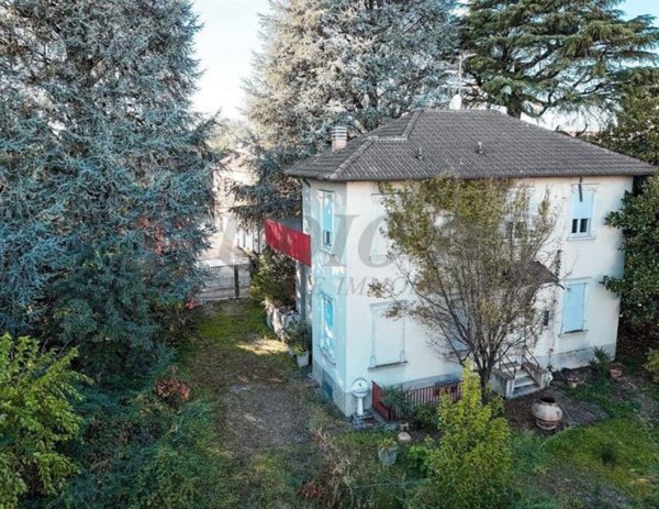 casa indipendente in vendita a Toscolano-Maderno in zona Maderno