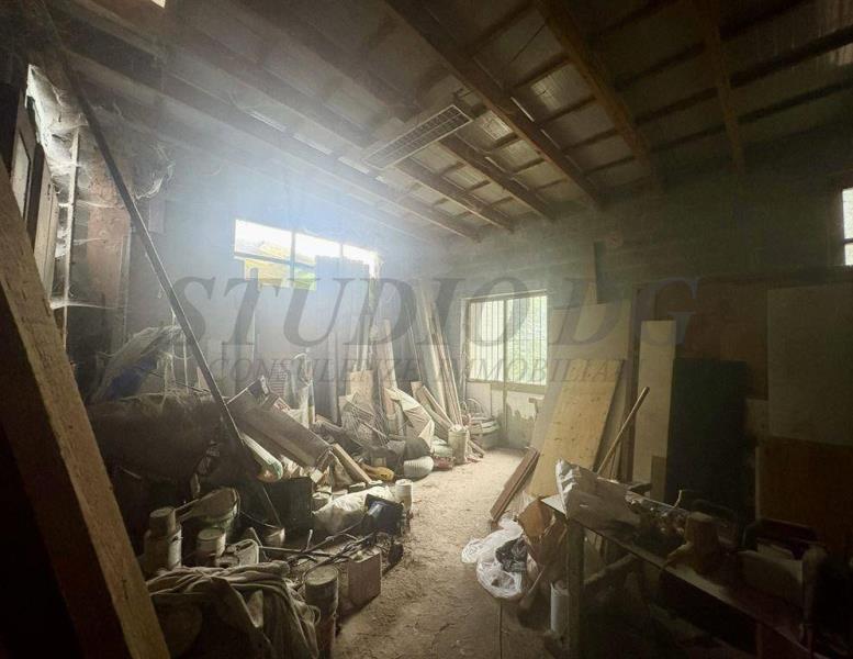 locale commerciale in vendita a Toscolano-Maderno in zona Maderno