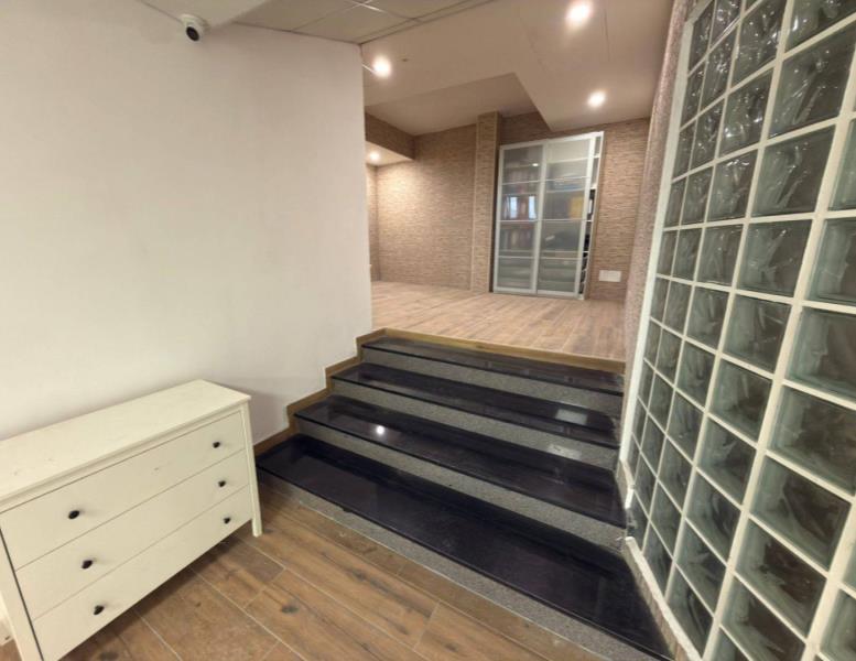 ufficio in vendita a Toscolano-Maderno in zona Maderno