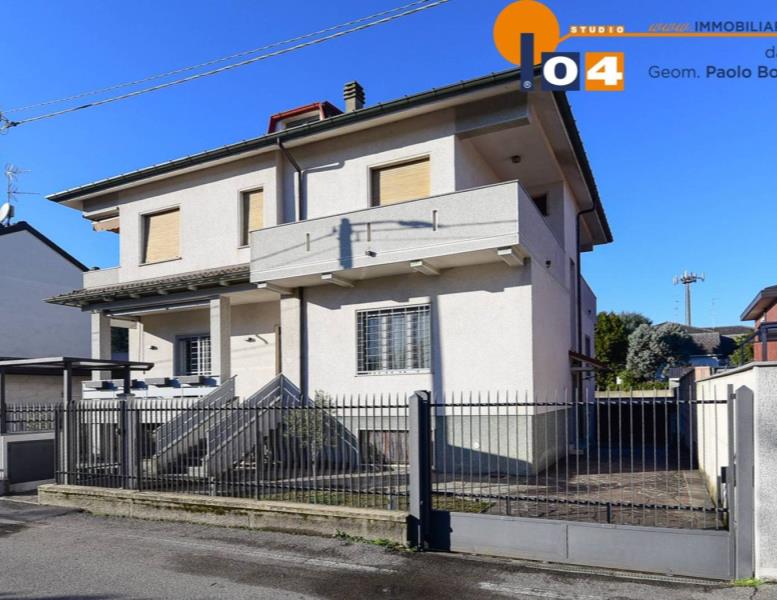 casa indipendente in vendita a Toscolano-Maderno in zona Maderno