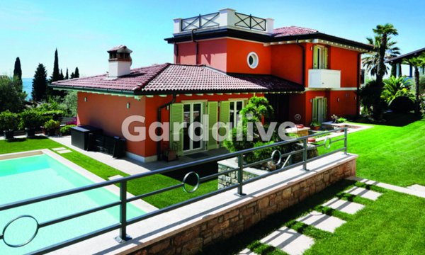 casa indipendente in vendita a Toscolano-Maderno in zona Toscolano