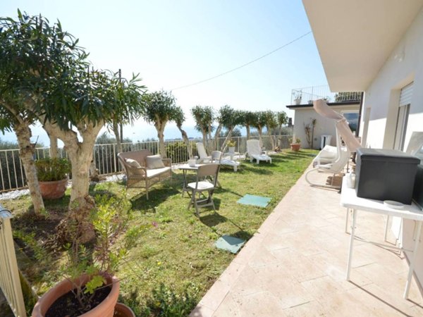 casa indipendente in vendita a Toscolano-Maderno