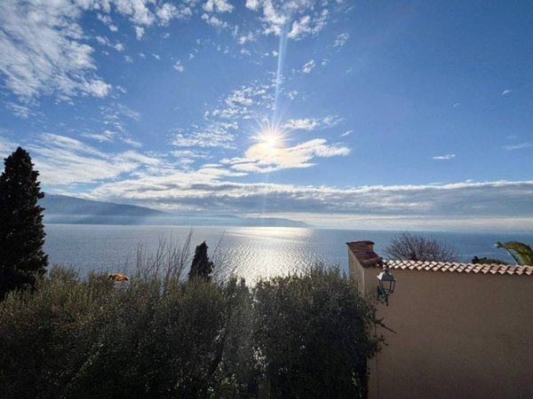 casa indipendente in vendita a Toscolano-Maderno in zona Cecina